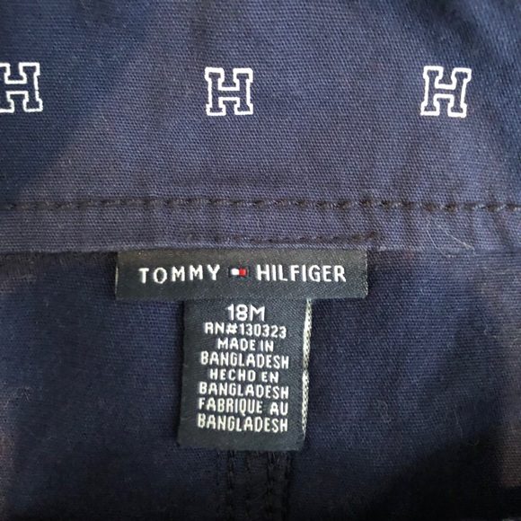 Tommy Hilfiger shortall set for boy 18months - Picture 5 of 9